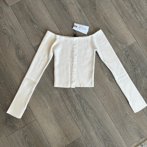 Dynamite Alice Off-Shoulder Cream Sweater Top - Picture 4 of 5